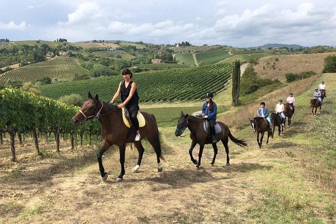 horseback-ride-in-s-gimignano-with-tuscan-lunch-chianti-tasting