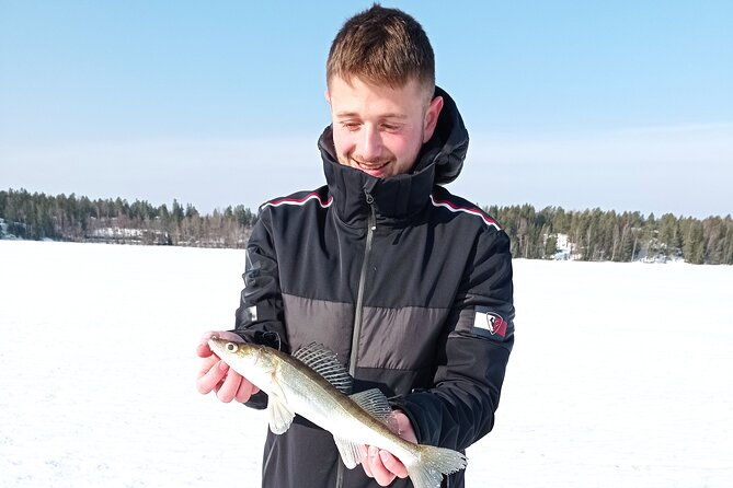 ice-fishing-experience-with-backpacker-helsinki-tour