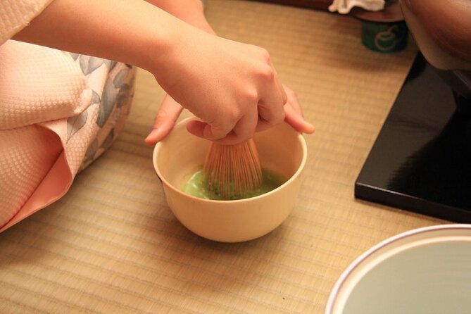 japanese-tea-ceremony-and-kimono-experience-in-tokyo-hanayaka
