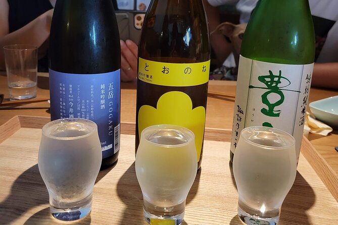 kamakura-small-group-onigiri-making-and-sake-tasting-in-sake-bar