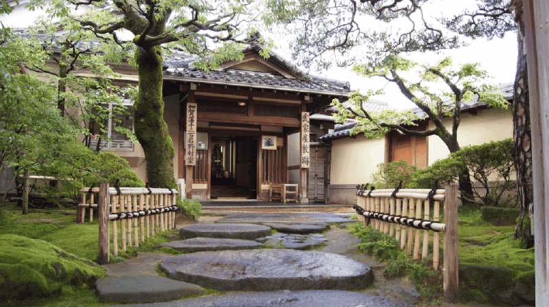 kanazawa-samurai-residence-remains-nomura-family-admission