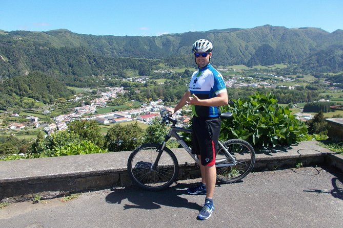 kayaking-and-mountain-biking-in-furnas
