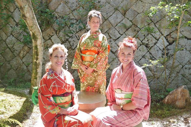 kimono-and-calligraphy-experience-in-miyajima