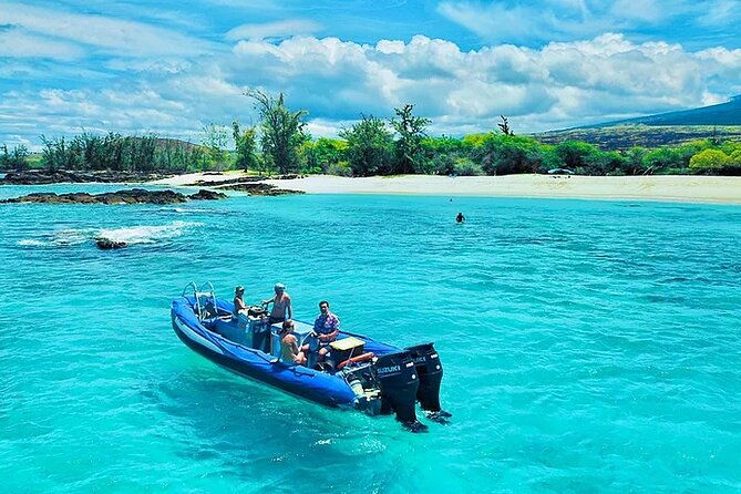 kona-wild-dolphin-sea-cave-captain-cook-reef-snorkel-adventure