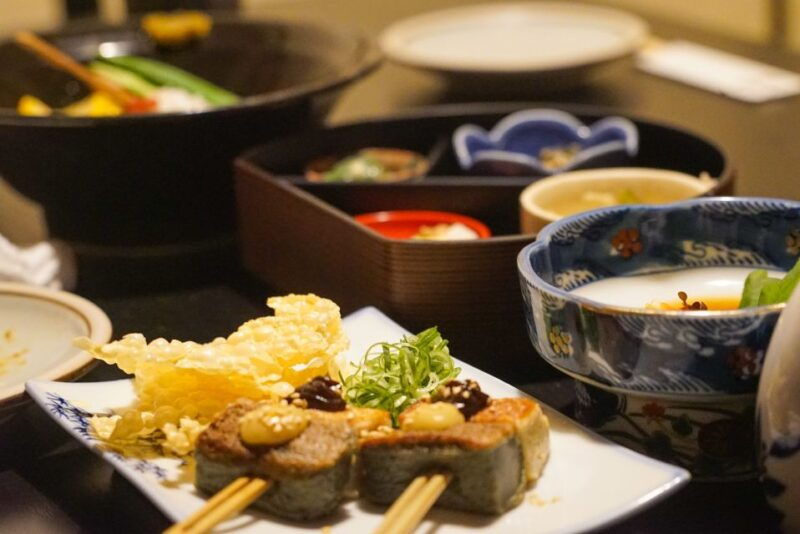 kyoto-3-hour-night-foodie-tour-in-gion