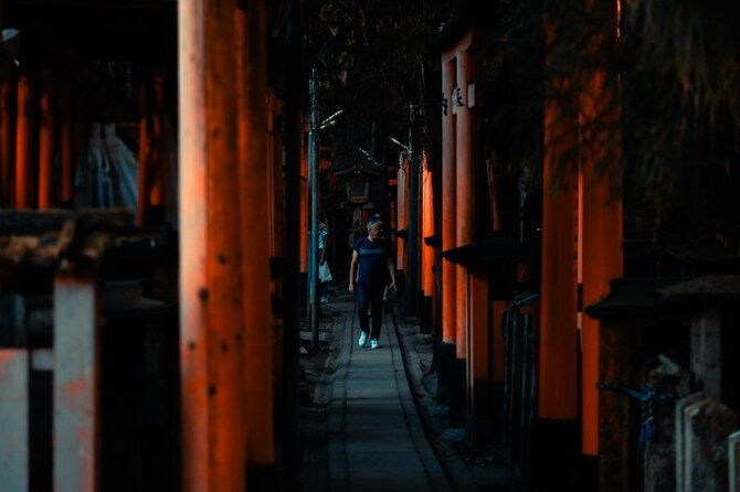 kyoto-fushimi-inari-night-walking-tour-3
