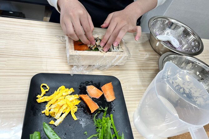 kyoto-japanese-udon-and-sushi-cooking-class