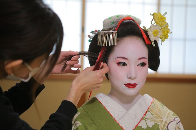 kyoto-maiko-makeover-and-photoshoot-experience-women-only