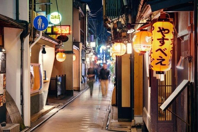 kyoto-private-night-tour-from-gion-district-to-old-pontocho-100-personalized