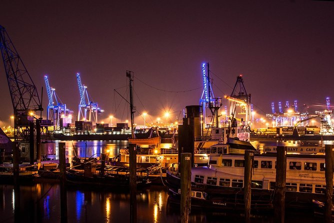 lights-tour-through-the-port-of-hamburg-and-to-the-historic-warehouse-district