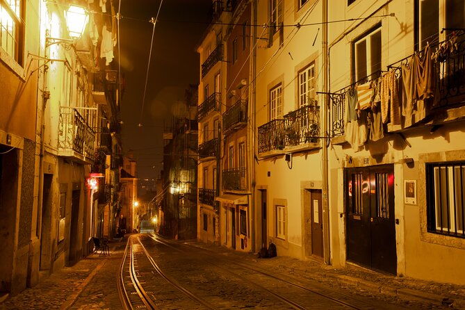 lisbon-fado-dinner-show-and-panoramic-night-tour
