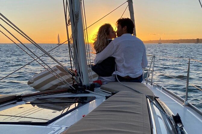 lisbon-private-luxury-boat-tour-with-welcome-drink