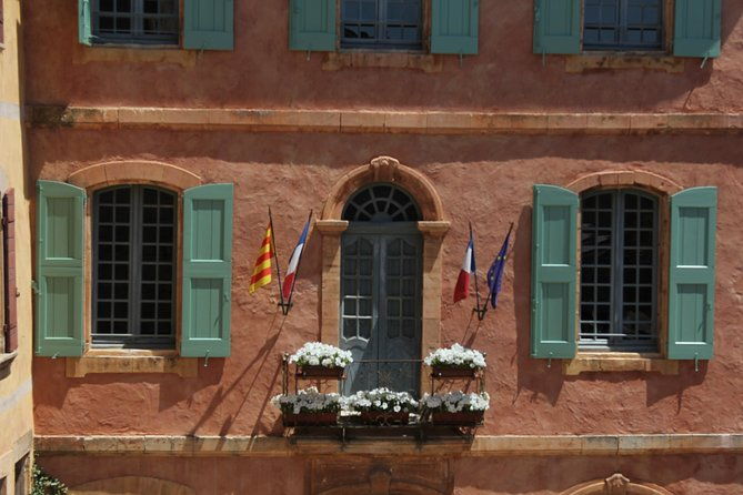 luberon-market-villages-day-trip-from-aix-en-provence
