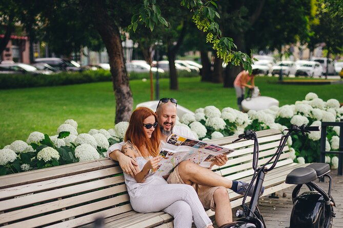 luna-e-scooter-rent-for-sightseeing-in-budapest