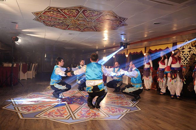 luxury-bosphorus-dinner-cruise-shows-private-table-free-wi-fi