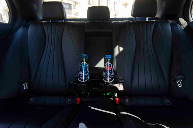 luxury-warsaw-chopin-airport-transfer-by-private-limousine