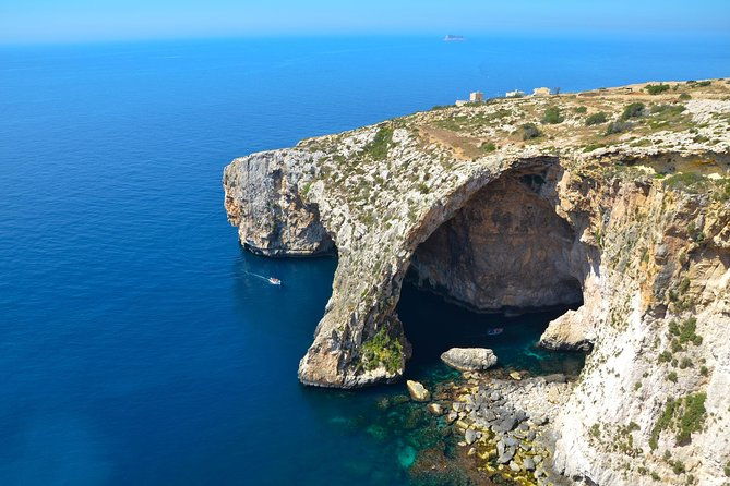 marsaxlokk-market-and-blue-grotto-guided-tour