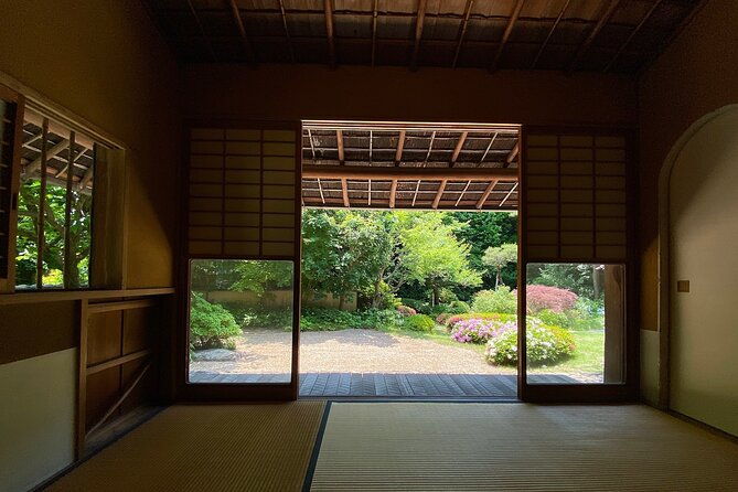 matcha-tea-ceremony-in-a-cosy-cafe-in-shimokitazawa-tokyo