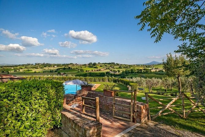 menu-with-a-view-in-the-enchantment-of-the-tuscan-hills