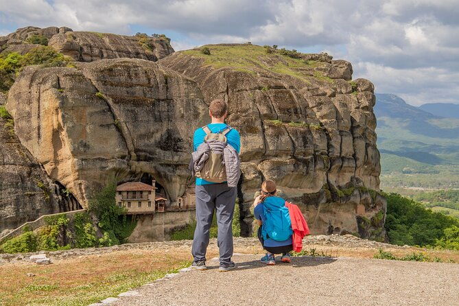 meteora-small-group-hiking-tour-with-transfer-and-monastery-visit