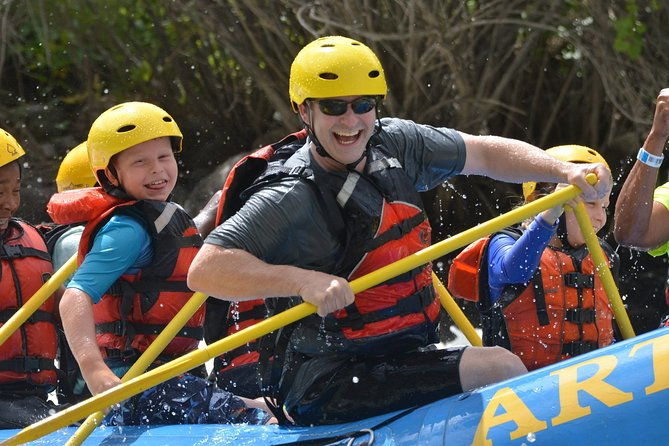 mild-scenic-family-float-on-arkansas-river