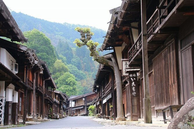 nakasendo-post-town-trekking-and-izakaya-hopping-tour