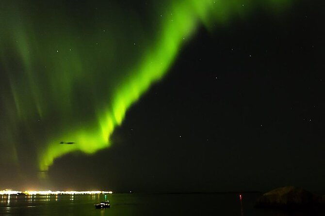 new-years-fireworks-by-boat-from-reykjavik