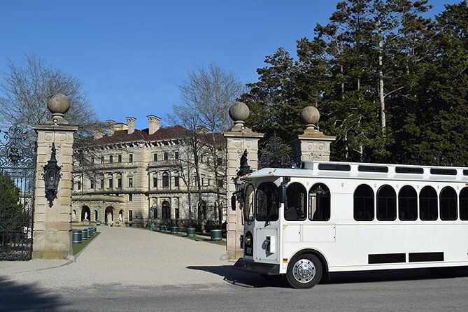 newport-gilded-age-mansions-trolley-tour-with-breakers-admission
