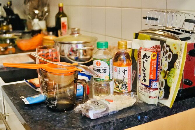 nishinomiya-private-sushi-making-class-sake-lesson