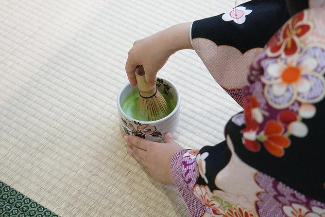 no-bitter-matcha-casual-tea-ceremony-experience-with-the-finest-tea-leaves