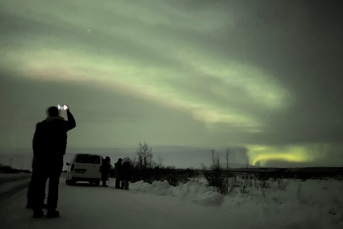 northern-light-hunt-with-minibus-to-abisko-730-pm