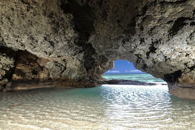 okinawa-ishigaki-blue-cave-snorkeling-tour