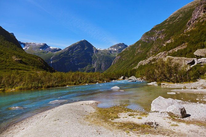 olden-shore-excursion-the-amazing-briksdal-glacier