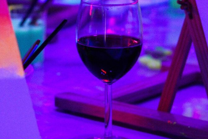 paint-a-neon-fluorescent-picture-while-drinking-unlimited-wine