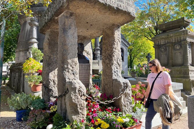 paris-haunted-pere-lachaise-cemetery-guided-tour