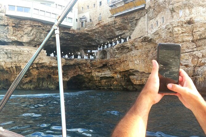 polignano-by-boat-amazing-sea-caves-and-free-drinks