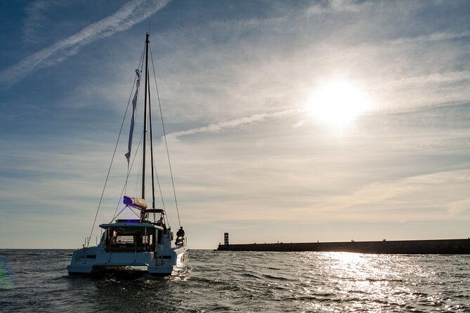 porto-douro-river-sightseeing-sailing-cruise-at-sunset-or-daytime
