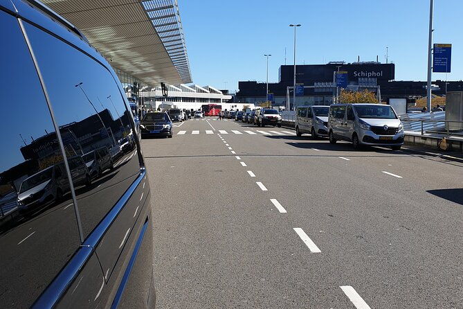private-airport-transfer-to-or-from-schiphol-airport