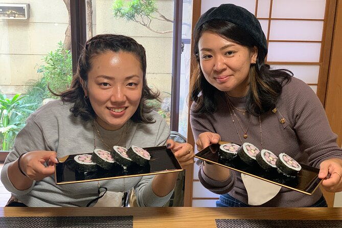 private-art-sushi-roll-class-in-kyoto