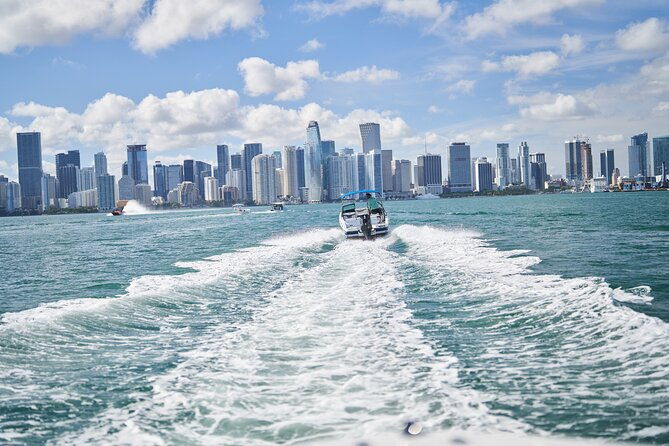 private-boat-ride-in-miami-with-experienced-captain-and-champagne