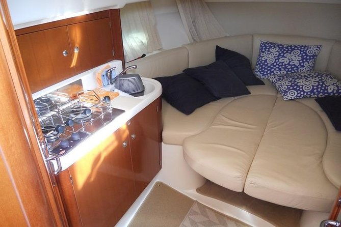 private-boat-tour-of-amalfi-coast-and-capri-by-jeanneau-leader
