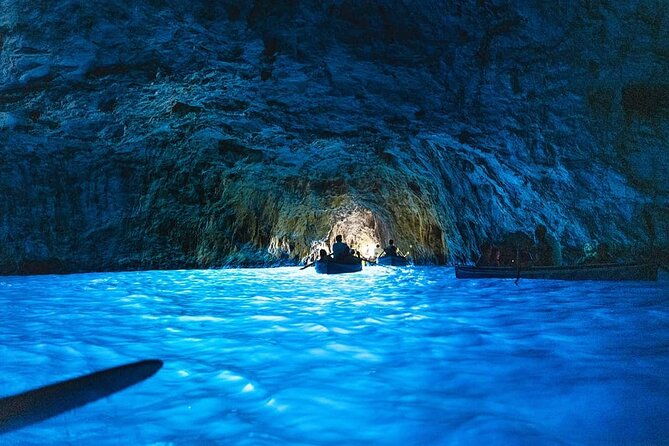 private-boat-tour-of-capri