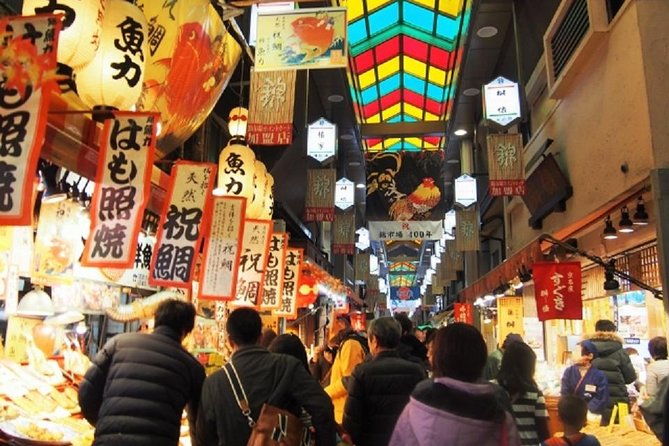 private-fushimi-inari-sightseeing-and-nishiki-food-tour