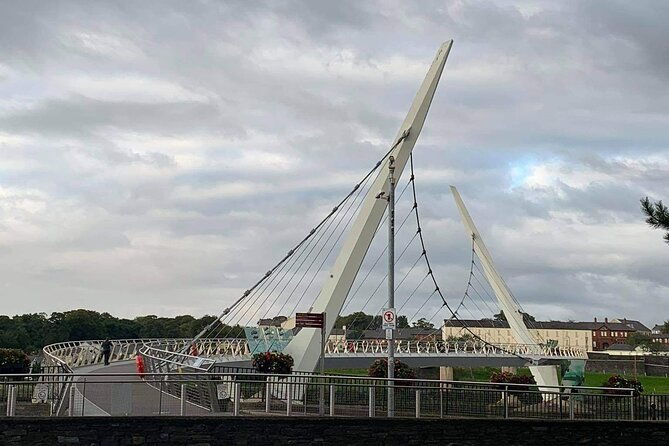 private-guided-walking-tour-in-derry-city