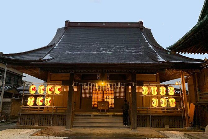 private-sacred-sake-tasting-inside-a-shrine