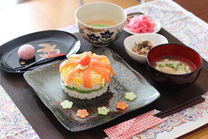 private-sushi-cooking-class-and-tea-ceremony-in-kyoto-with-emika