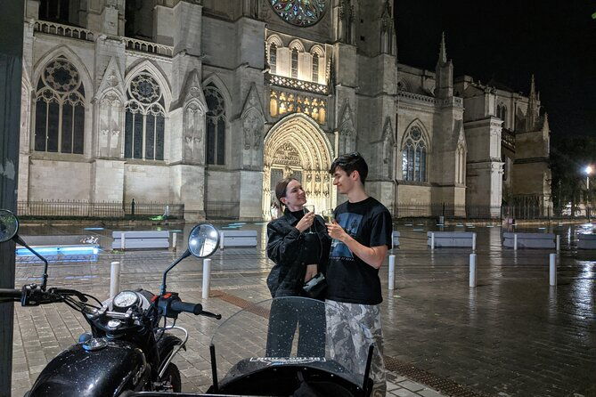 private-tour-of-bordeaux-at-night-in-a-sidecar