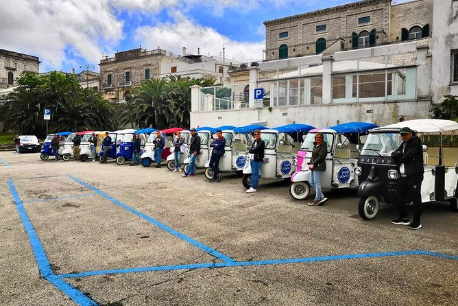 private-tour-of-the-medieval-village-of-ostuni-by-tuk-tuk