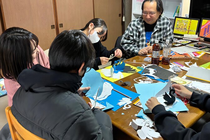 professional-paper-cutting-art-experience-in-okayama-prefecture