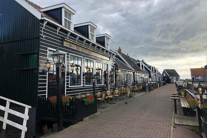 quaint-dutch-countryside-windmills-fishing-villages